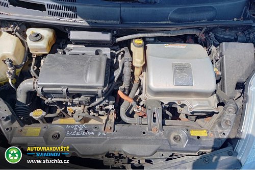 Autovrakoviste Sviadnov Toyota Prius 1.5 VVT-i Hybrid na díly