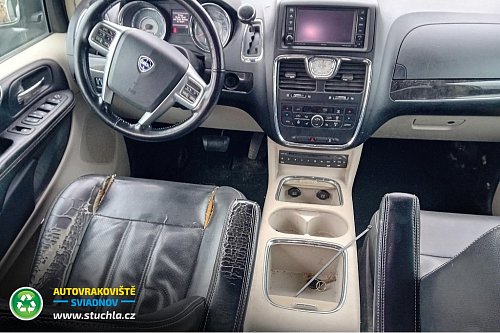 Autovrakoviste Sviadnov Lancia Voyager 2.8 na díly