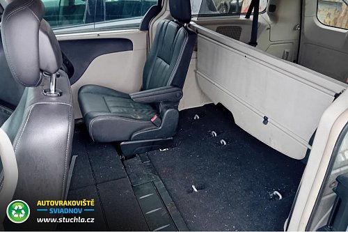 Autovrakoviste Sviadnov Lancia Voyager 2.8 na díly