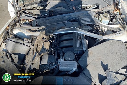 Autovrakoviste Sviadnov BMW E90 330i na náhradní díly